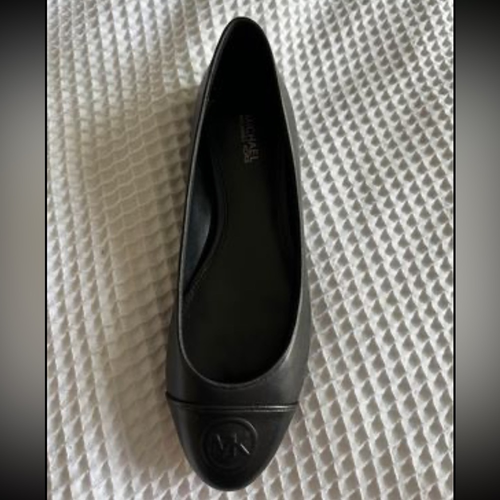 Brand New Michael Kors Flats - Size 7